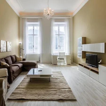 Spacious Riverside Residency - Magnificent View Budapest Exterior photo