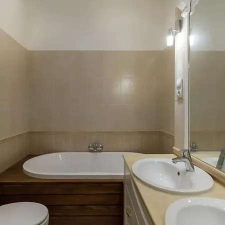 Spacious Riverside Residency - Magnificent View Budapest Exterior photo